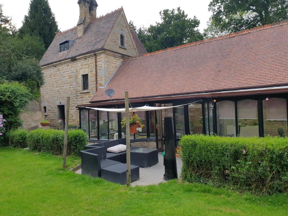 South Lodge House Dormansland Exterior photo